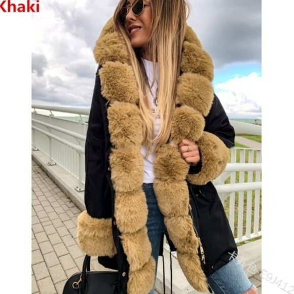 Fur coat - Picture 2 of 3
